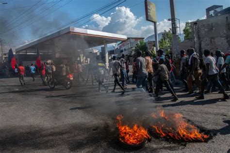 Haití sigue bajo el asedio de las bandas armadas aunque algunas