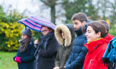 En Savoir Plus Sur Le M Tier De Professeur Au Cours Charles P Guy