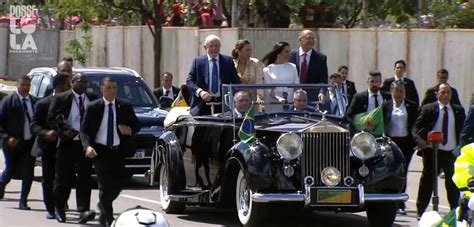 Cerim Nia Da Posse Presidente Lula Desfila Em Carro Aberto Na