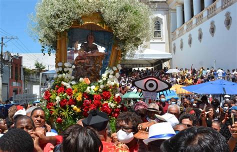 Hoje é dia da Festa de Santa Luzia Celebração é marcada por fé