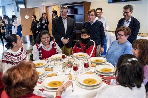 Ocho Chefs Con Estrella Michelin Y Alumnos De Hosteler A Preparan Men S