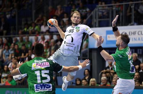 Paul Drux beim Wurf weiß Handball ist der beste Sport der Welt Auch