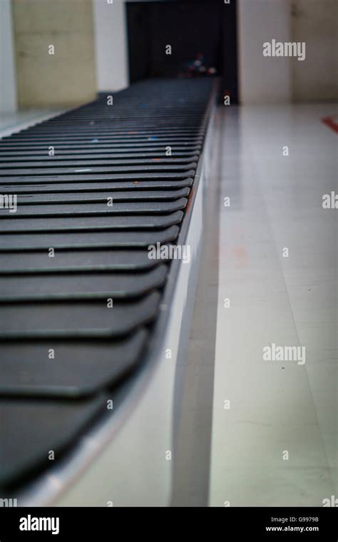 Airport Baggage Claim Conveyor Hi Res Stock Photography And Images Alamy