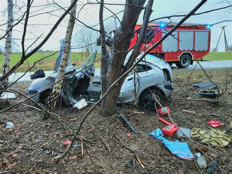 Tragiczny wypadek na drodze wojewódzkiej nr 843 Nie żyje jedna osoba