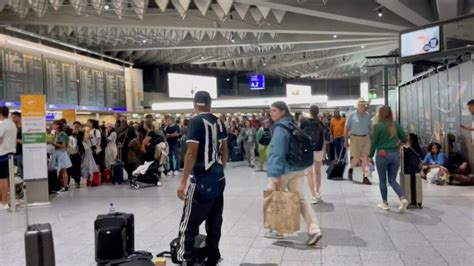 Se Inunda Aeropuerto De Frankfurt Alemania UnoTV