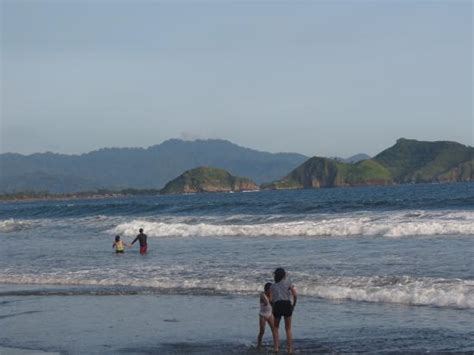 Foto Pantai Watu Ulo Jember