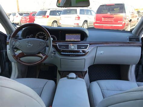 Silver 2008 Mercedes S550 Interior