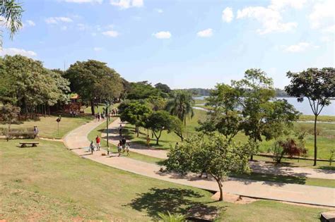 Parque Da Cidade E Dae Jundia Fazem Trilha Das Guas No Dia Do Meio