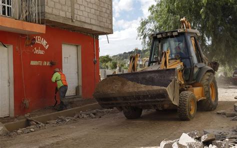 Construye Gobierno De Tehuac N Obras De Guarniciones Y Banquetas En