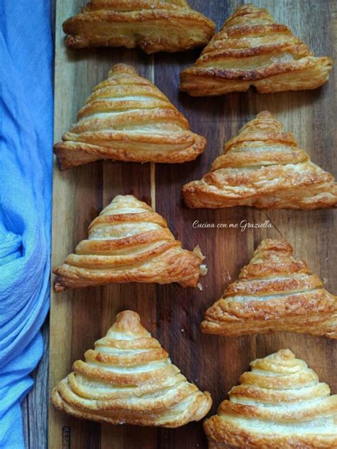 Triangoli Di Pasta Sfoglia Ripieni