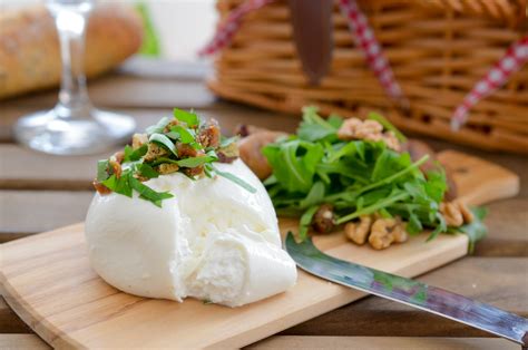 La Burrata Ou La Mozzarella Dexception Les Pépites De Noisette