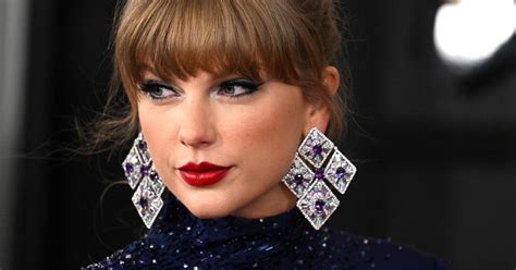 Taylor Swift Becomes The Female Artist With The Most No 1 Albums In