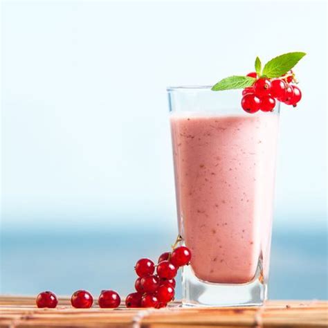 Eiweißshake mit Johannisbeeren Low Carb Eiweiß Diät Rezept zum