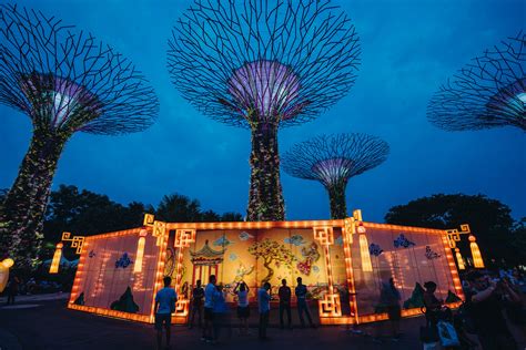 Celebrate Mid-Autumn Festival at Gardens by the Bay with Giant Revolving Lantern at Supertree ...