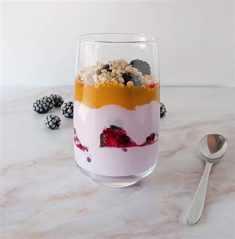 Parfait De Yogur Vegetal Y Frutas