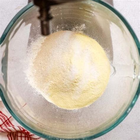 The Best Semolina Pizza Dough Quick And Easy Homemestic