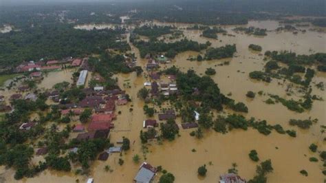 Evakuasi Korban Banjir Sumatera Barat Digencarkan Bbc News Indonesia