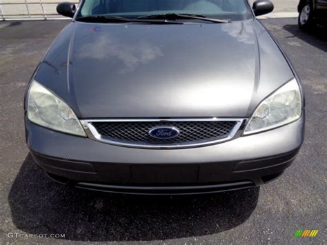 2005 Liquid Grey Metallic Ford Focus Zx4 Se Sedan 107183190 Photo 26 Car