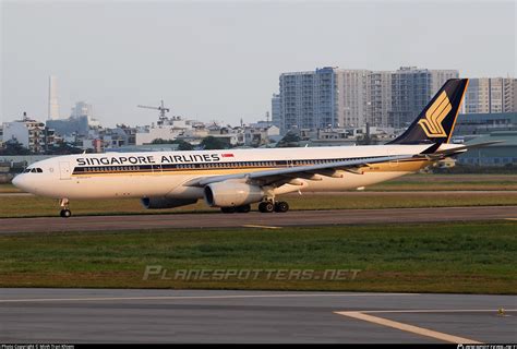 9V SSG Singapore Airlines Airbus A330 343 Photo By Minh Tran Khiem ID