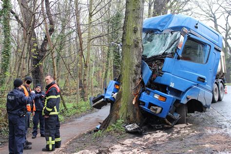 Reportnet De Potsdam Lkw Unfall In Bornstedt Sorgt F R