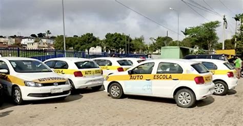 Instrutores De Autoescolas Realizam Protesto Em Cidades Do Agreste