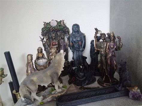 Altar Of Mother Hecate The Witches Circle Amino