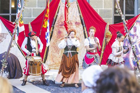 Week end au Puy en Velay Fêtes Renaissance du Roi de l Oiseau