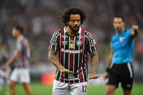 Fluminense anuncia rescisão Marcelo após desentendimento Mano