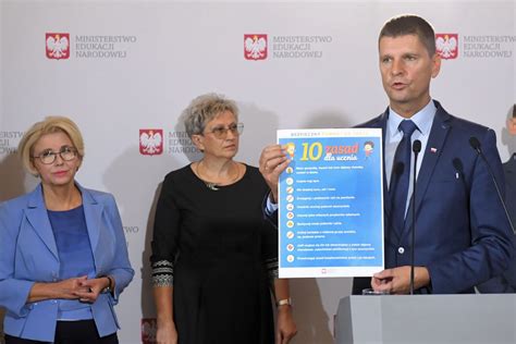 Powr T Do Szko Y Ministerstwo Edukacji Podaje Wytyczne Wp Wiadomo Ci