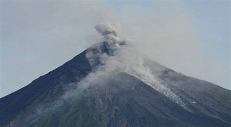 Philippine Volcanos Eruption Which Has Displaced Thousands Can Last For Months World News