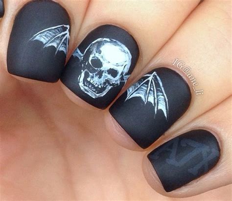 25 Hottest Skull Nail Designs To Put You On Center Stage