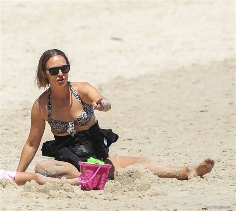 Natalie Portman Paparazzi Sexy Bikini Beach Photos Playcelebs Net