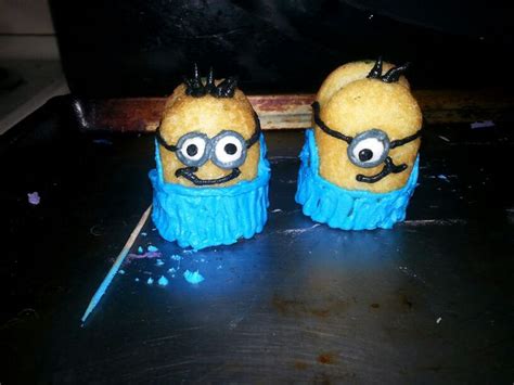 Twinkie Minions By Vanessa Minion Twinkies Twinkies Cake Decorating