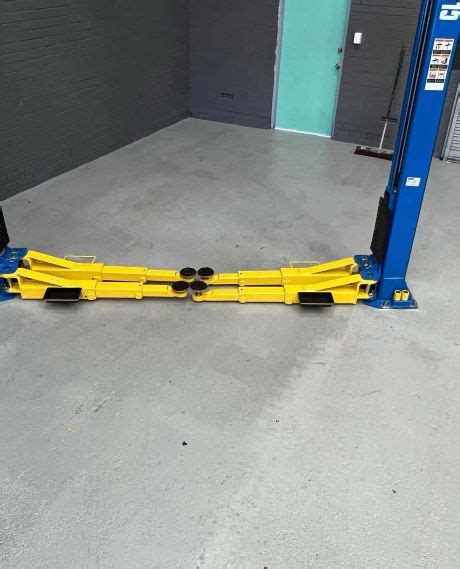 Extra Wide 2 Post Hoist 4 Ton CL4000CXW Classic Lift Australia