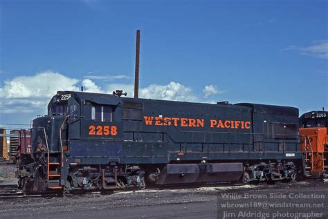 Western Pacific U23b 2258 Equipped With Blomberg Trucks Flickr