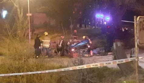 Fatal accidente en Paraná murieron un padre su hijo y un amigo al