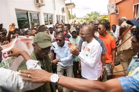 Côte d Ivoire À Bouaké le maire Amadou Koné envisage rendre hommage