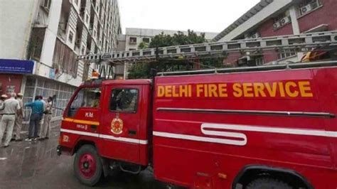 Lajpat Nagar Hospital Catches Fire 16 Fire Tenders Rushed In