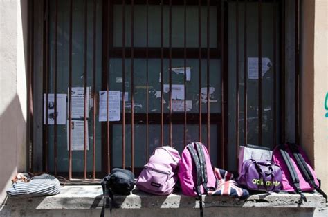 Tragedia All Uscita Di Scuola A Piacenza Enne Muore Schiacciata Dal