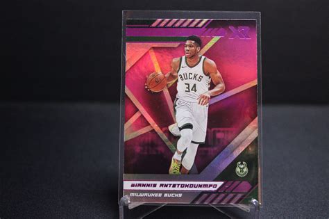 Panini Chronicles Xr Giannis Antetokounmpo Pink Milwaukee