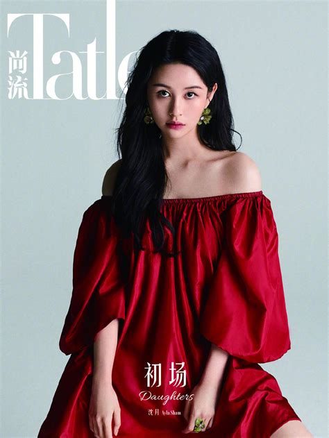 邱淑贞女儿沈月 X《tatler》，一身红裙展现青春活力财经头条