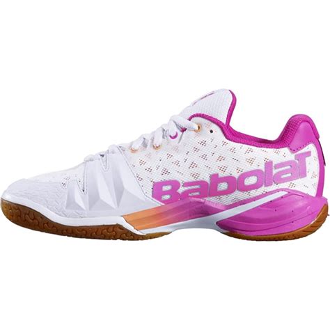 Badminton Shoes for Women: Our Top 3 Picks for your Safety