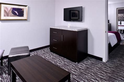 Clarion Inn And Suites Across From Universal Orlando Resort In Orlando
