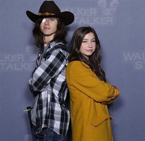 Pin De Zoee En Mis Pines Guardados Famosos Chandler Riggs Ropa De Moda