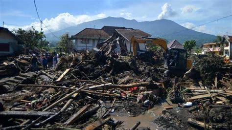 Banjir Dan Longsor Di Sumbar Bnpb Tetapkan Status Tanggap Darurat