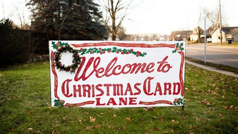 The Heartwarming Tradition On Christmas Card Lane Readers Digest