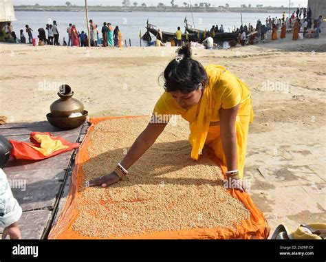 Patna India Th Apr Patna India April A Chhath Devotee