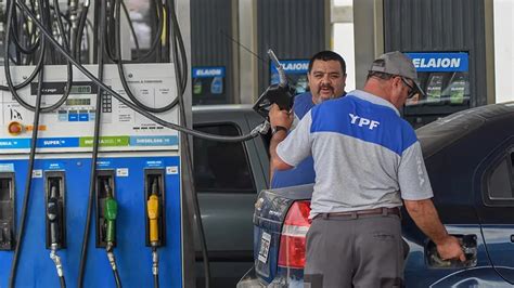 YPF se sumó al alza de otras petroleras aumentó un 30 los precios de