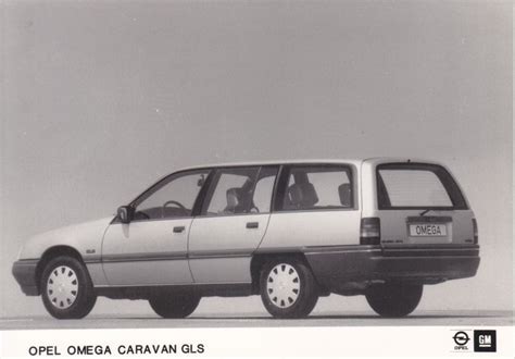 Opel Omega Caravan GLS Factory Issued Press Photo