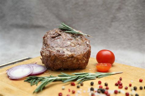 Говяжья лопатка тушеная 325 гр